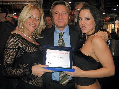 AVN_2007_022[1].jpg