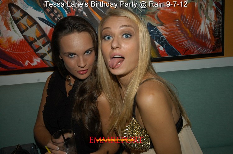 Natalia-Starr_Teal-Conrad_tlbdayRain_09712_gordon_1.jpg