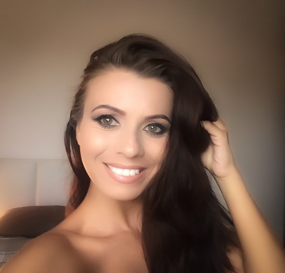 Vicky Love 1.jpg