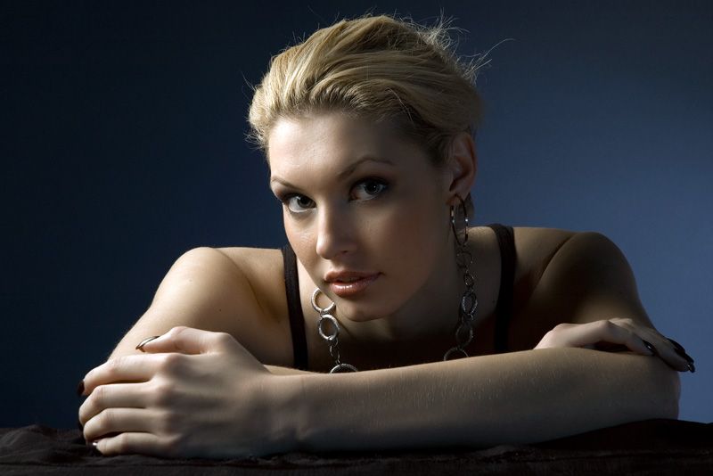 ID_Blonde01.jpg